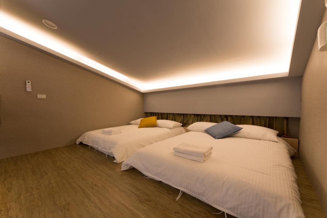 Reise Guesthouse 喜遊旅宿 ゲストハウス 旅マニア Tainan Exterior foto