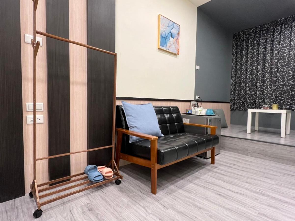 Reise Guesthouse 喜遊旅宿 ゲストハウス 旅マニア Tainan Exterior foto